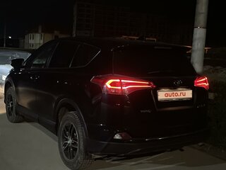 2016 Toyota RAV4 IV (XA40) Рестайлинг, чёрный, 1950000 рублей, вид 4