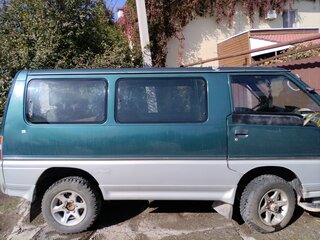 1995 Mitsubishi Delica III, зелёный, 444000 рублей, вид 4