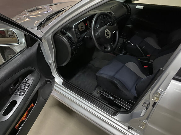 1999 Mitsubishi Lancer Evolution VI, серебристый - вид 3