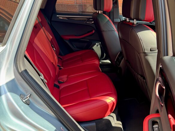 2019 Porsche Macan S I Рестайлинг, серебристый, 5190000 рублей - вид 13