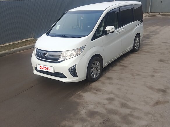2015 Honda Stepwgn V, белый, 1670000 рублей