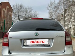 2011 Skoda Octavia II (A5) Рестайлинг, серебристый, 900000 рублей, вид 3