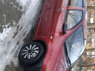 2009 Renault Logan I, красный, 350000 рублей, вид 3