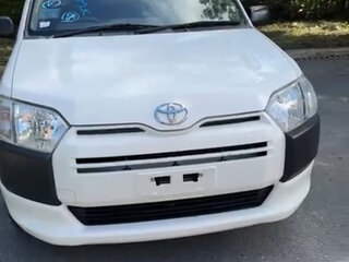2017 Toyota Probox I Рестайлинг, белый, 1500000 рублей, вид 1