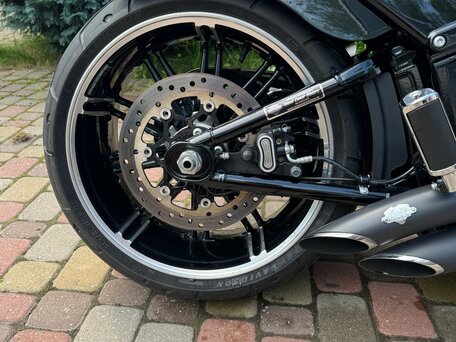 2017 Harley-Davidson Breakout, чёрный, 2490000 рублей, вид 4