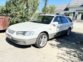 1998 Toyota Camry Gracia IV (XV20), белый, 500000 рублей, вид 1