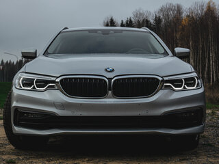 2018 BMW 5 серии 520d VII (G30/G31/G38), серебристый, 2200000 рублей, вид 4