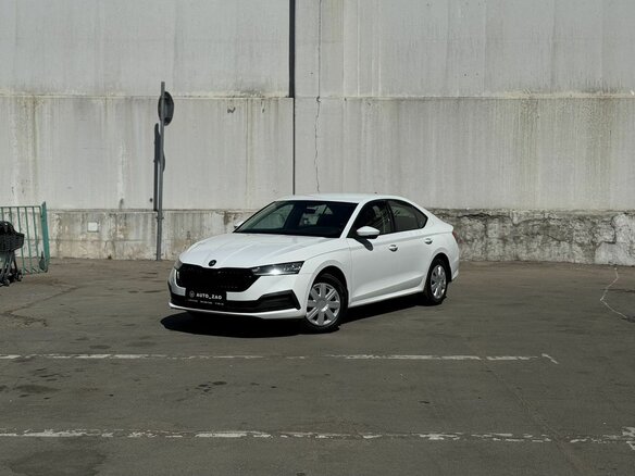 2021 Skoda Octavia IV (A8), белый, 1800000 рублей