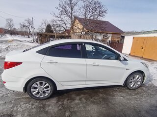 2011 Hyundai Accent IV, белый, 1000000 рублей, вид 5