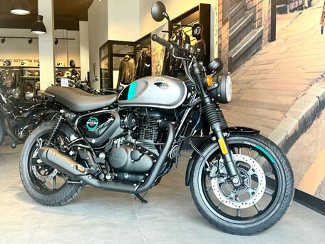 2026 Royal Enfield Hunter, серебристый, 432000 рублей, вид 1