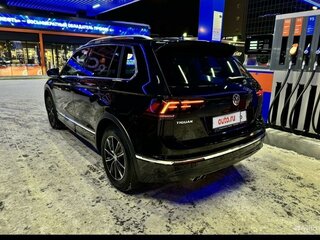 2018 Volkswagen Tiguan II, чёрный, 3000000 рублей, вид 2