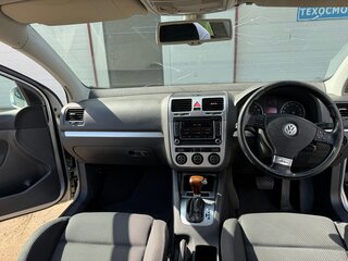 2004 Volkswagen Golf V, серебристый, 420000 рублей, вид 5