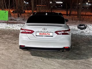 2021 Toyota Camry VIII (XV70) Рестайлинг, белый, 2900000 рублей, вид 3