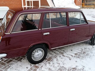 1971 Lada (ВАЗ) 2102, пурпурный, 6000000 рублей, вид 4