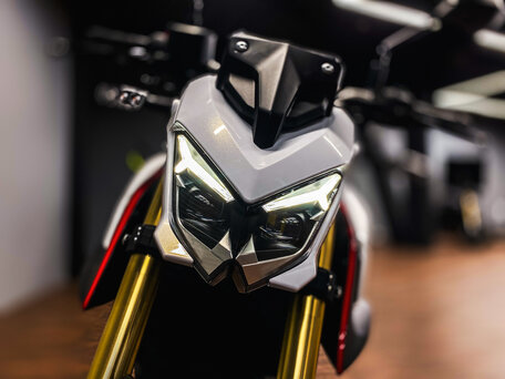 2026 QJMotor SRK 125 S, белый, 300000 рублей, вид 3