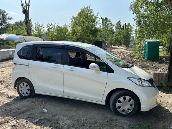 2012 Honda Freed I Рестайлинг, белый, 1095000 рублей - вид 1