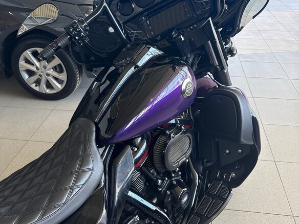 2021 Harley-Davidson Street Glide, чёрный, 5000000 рублей - вид 4