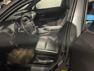 2020 Lexus UX 250h I, серый, 3500000 рублей, вид 2