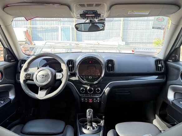 2022 Mini Countryman Cooper II Рестайлинг, белый, 1780000 рублей - вид 9