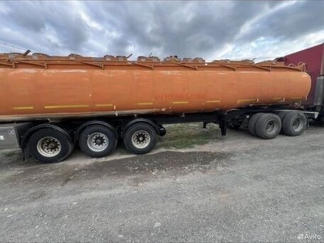 2000 Freightliner Century Class, оранжевый, 2500000 рублей, вид 4