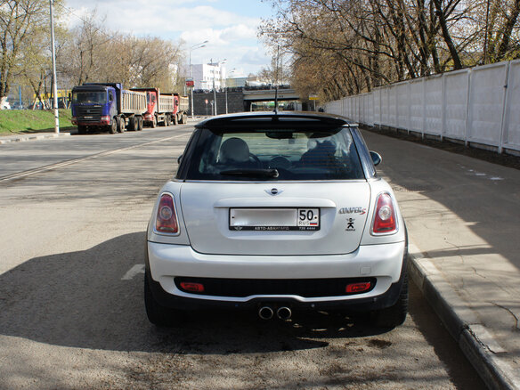 2010 Mini Hatch Cooper S II (R56) Рестайлинг, серебристый - вид 4