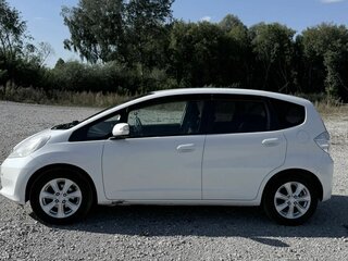 2010 Honda Fit Hybrid II, белый, 750000 рублей, вид 4