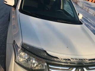 2013 Mitsubishi Outlander III, белый, 1760000 рублей, вид 3