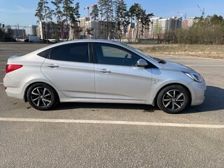 2011 Hyundai Solaris I, серебристый, 750000 рублей, вид 5