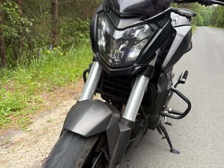 2021 Bajaj Dominar 400, чёрный, 299000 рублей, вид 4