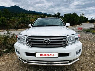 2014 Toyota Land Cruiser 200 Series Рестайлинг 1, белый, 4400000 рублей, вид 2