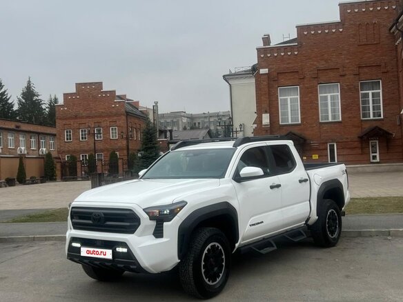 2024 Toyota Tacoma IV, белый, 8550000 рублей
