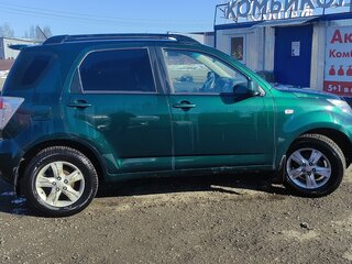 2010 Daihatsu Terios II Рестайлинг, зелёный, 400000 рублей, вид 5