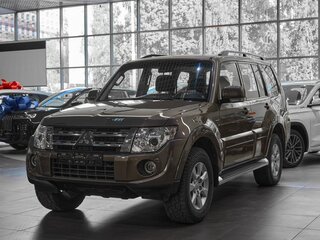 2012 Mitsubishi Pajero IV Рестайлинг 1, коричневый, 1799000 рублей, вид 3