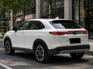 2023 Honda Vezel II, белый, 1790000 рублей, вид 4