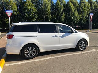 2018 Kia Carnival III, белый, 2550000 рублей, вид 4
