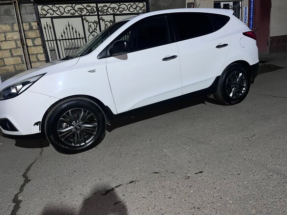 2014 Hyundai ix35 I Рестайлинг, белый, 1550000 рублей - вид 3