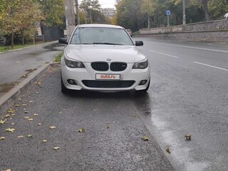 2009 BMW 5 серии 535i V (E60/E61) Рестайлинг, белый, 1500000 рублей, вид 2