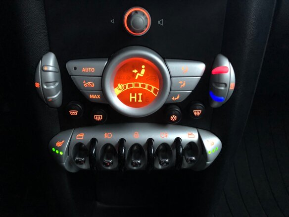 2008 Mini Hatch Cooper II (R56), бежевый - вид 14