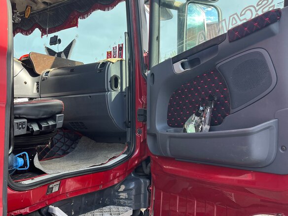2012 Scania R-Series, красный, 3500000 рублей - вид 18