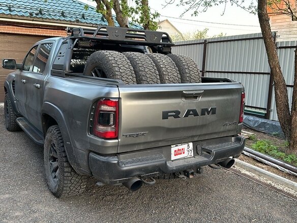 2021 Ram 1500 Crew Cab TRX V, чёрный, 9500000 рублей - вид 4