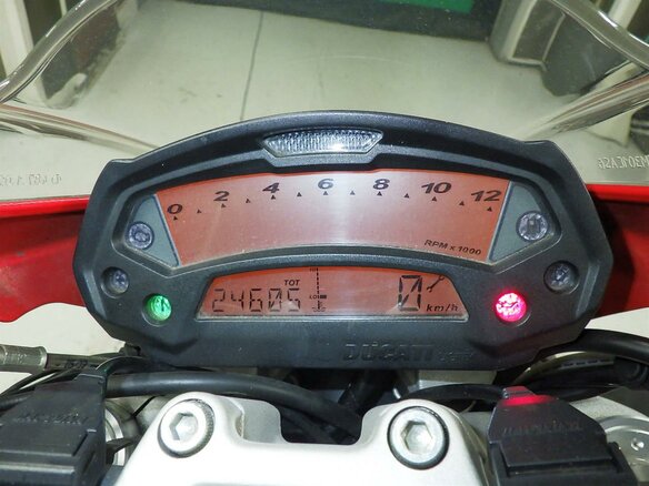 2011 Ducati Monster 696, красный, 499000 рублей - вид 8