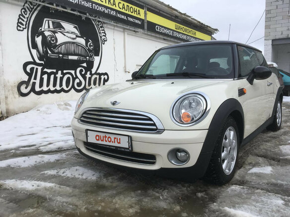 2010 Mini Hatch One II (R56), белый - вид 2