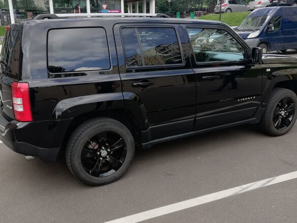 2011 Jeep Liberty (Patriot), чёрный - вид 5