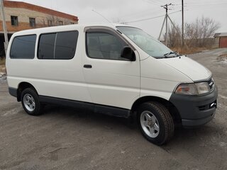 2001 Toyota HiAce H100, белый, 900000 рублей, вид 5