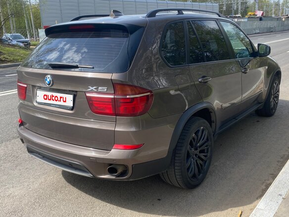2012 BMW X5 35i II (E70) Рестайлинг, коричневый - вид 4