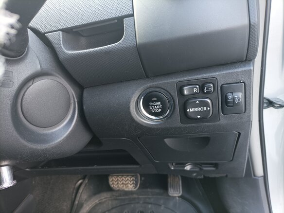 2008 Toyota Vitz II (XP90), серый, 620000 рублей - вид 8