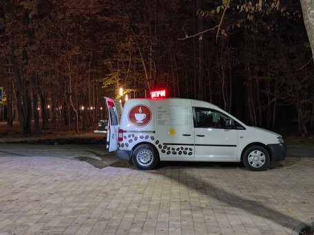 2010 Volkswagen Caddy, белый, 800000 рублей, вид 4