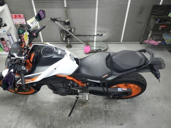 2021 KTM 890 Duke R, белый, 900000 рублей - вид 8