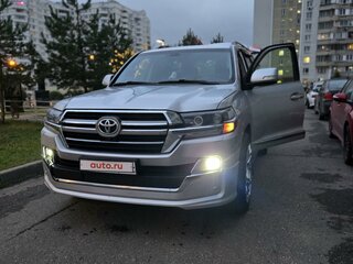 2012 Toyota Land Cruiser 200 Series Рестайлинг 1, серебристый, 3500000 рублей, вид 2