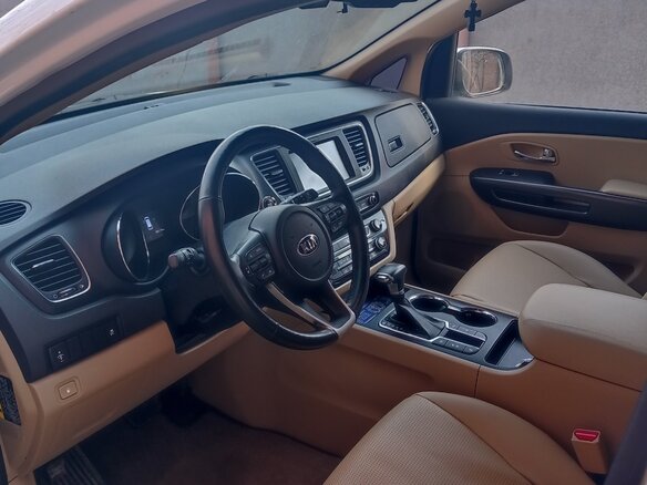 2018 Kia Carnival III, белый, 2350000 рублей - вид 2